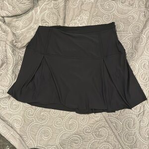Lululemon women's tennis skirt, black, size 10 tall